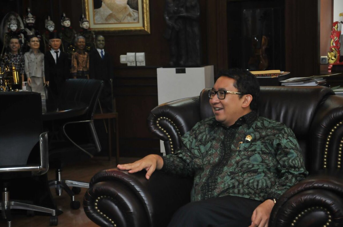 fadlizon's tweet photo. Diskusi dgn Presiden Konfederasi Serikat Pekerja Indonesia Mas Said Iqbal (17/6/16). https://t.co/v7e39rZH1A