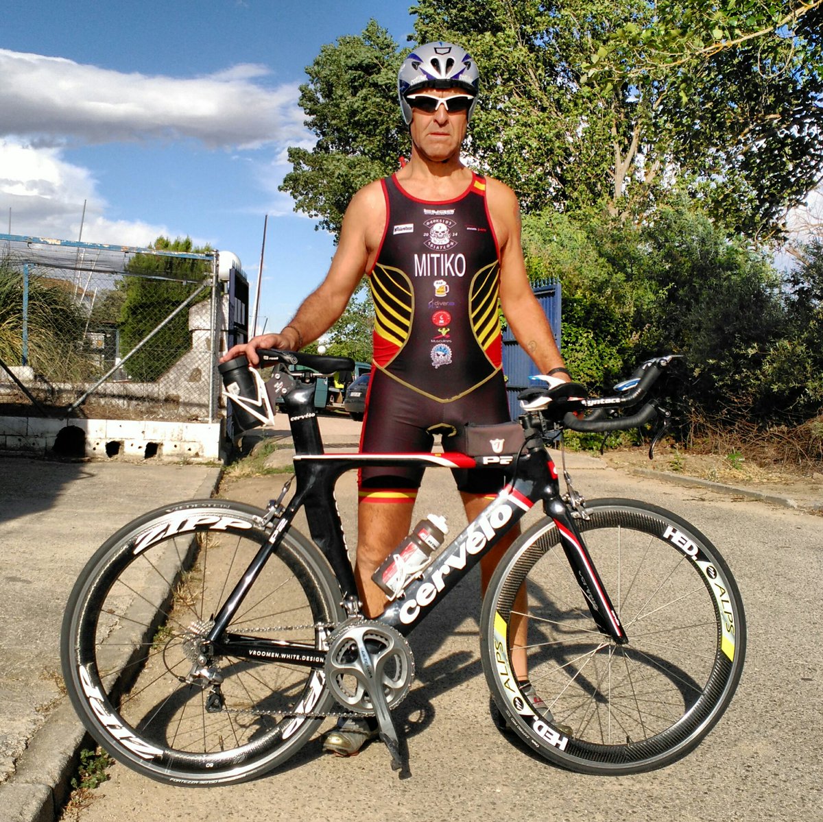 DarkSid3Tri's tweet photo. Este domingo los jefes @Ozzytriatlon y @problemitiko a la conquista de Toledo @ToledoesT https://t.co/AEG2586RBW