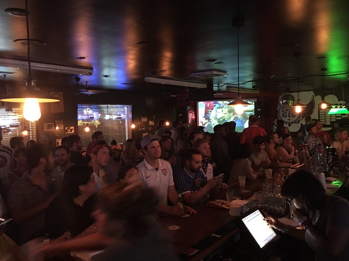 DirtbagCHS's tweet photo. @Local616 was packed. @MenInBlazers https://t.co/MYpAvSK3IS
