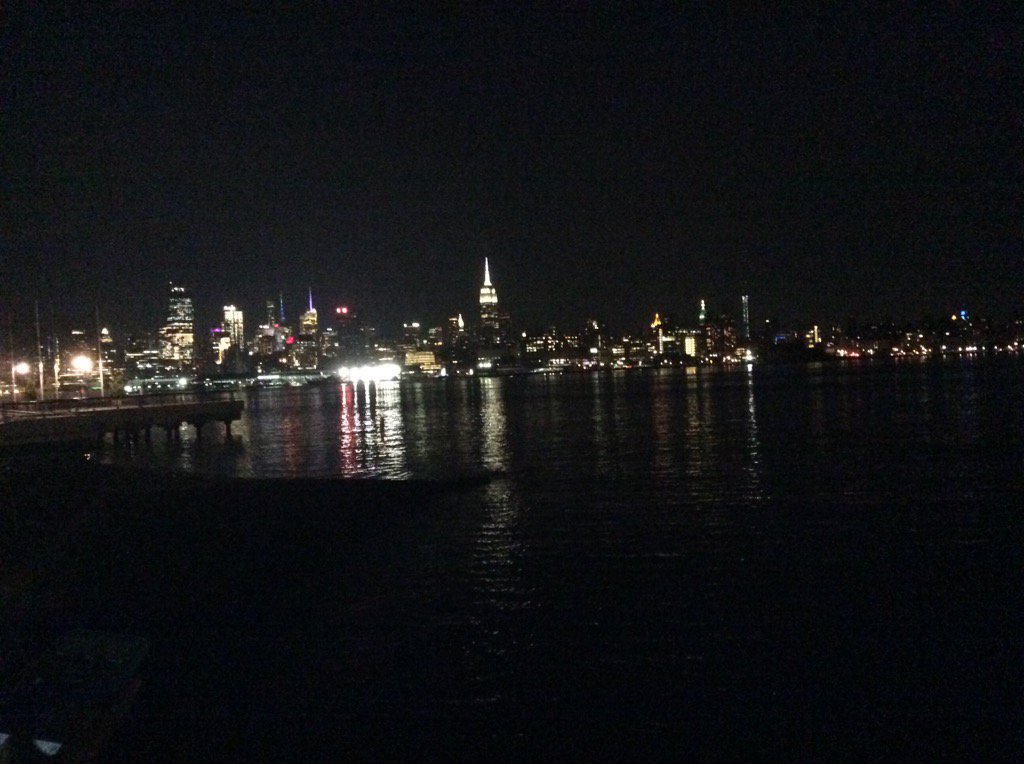 BuildingPedro's tweet photo. Nice late night shot of the #NYC skyline from #Hoboken https://t.co/RyJMQLyBV9