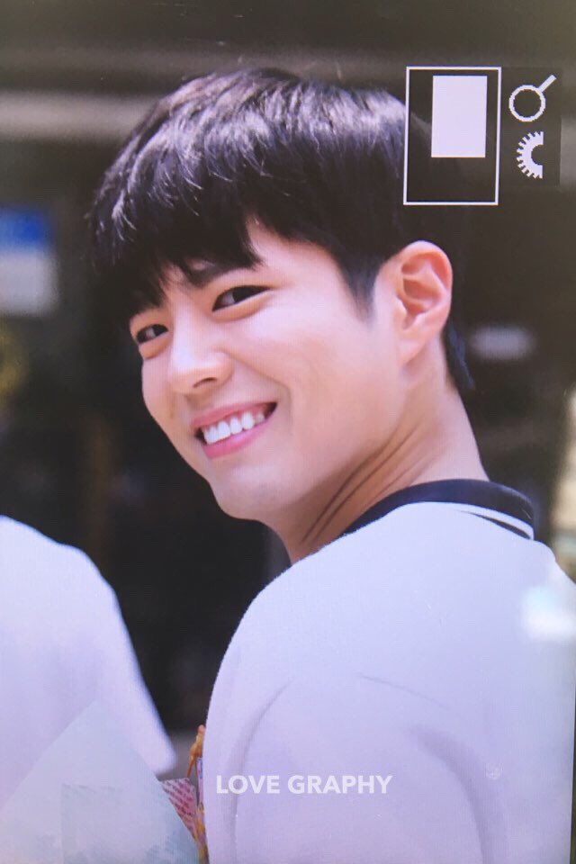 160617 얼굴 열일 최고🙊🙊🙊 오늘도 홧팅❣#박보검 <a href="/BOGUMMY/">박보검</a>