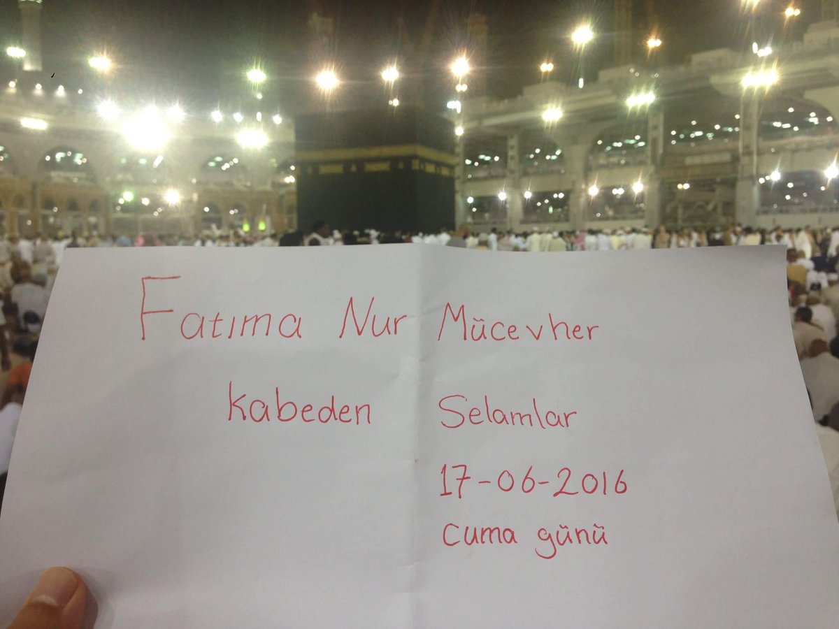 mucevherhanim's tweet photo. Kişi neyi çok severse Allah onunla hemhal eder.
Artan bir iman ver ki Allah'ım; eteklerimden dökülsün dünya.
#Kâbe ❤ https://t.co/z5QS0YAfo5