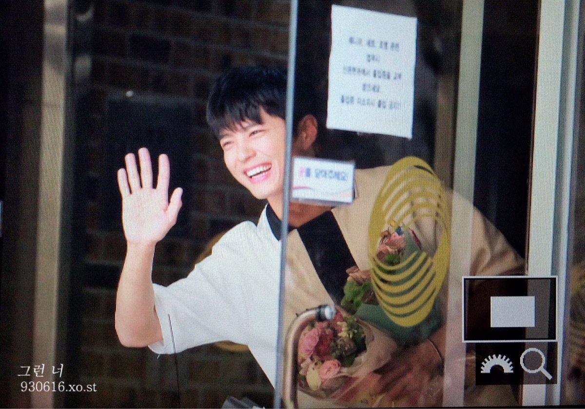 160617 뮤직뱅크 출근 #박보검 <a href="/BOGUMMY/">박보검</a> 마지막까지 빼꼼빼꼼ㅋㅋ