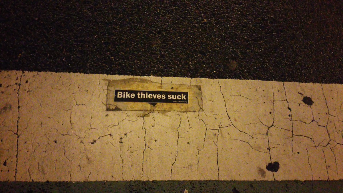 dcbikebatman's tweet photo. @stolenbikesdc seen on the L Street cycle track @ 20th NW #bikedc https://t.co/tH7d404yAy