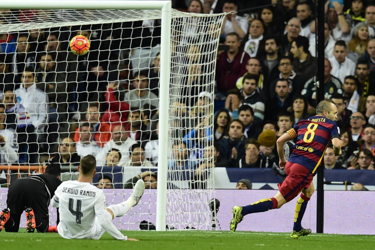 FCBW_A7's tweet photo. تشافي : أفضل مباراة شاهدتها ؟ مباراة الـ 4-0 https://t.co/v70FPBnZVp