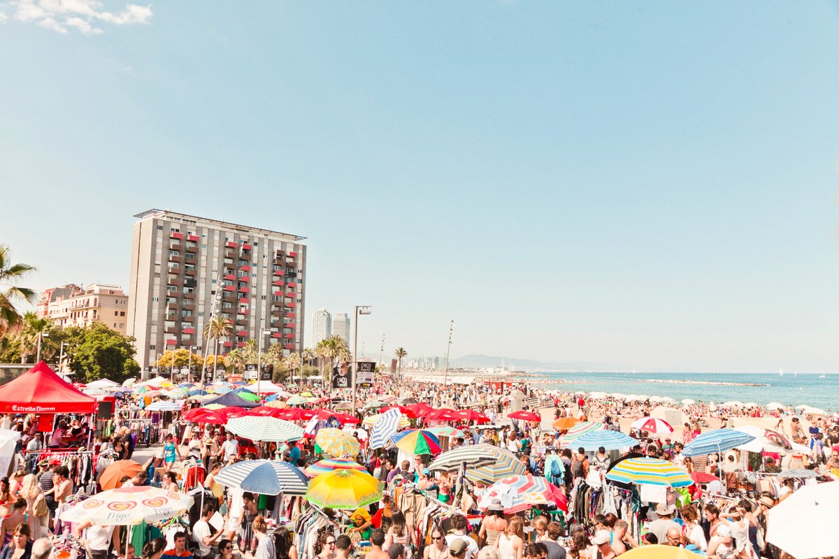 olocomesolodeja's tweet image. La resaquita post-sónar la pasaremos en el @lostfoundmarkt #música #vintage y #streetfood &amp;gt; bit.ly/LostandFoundBcn