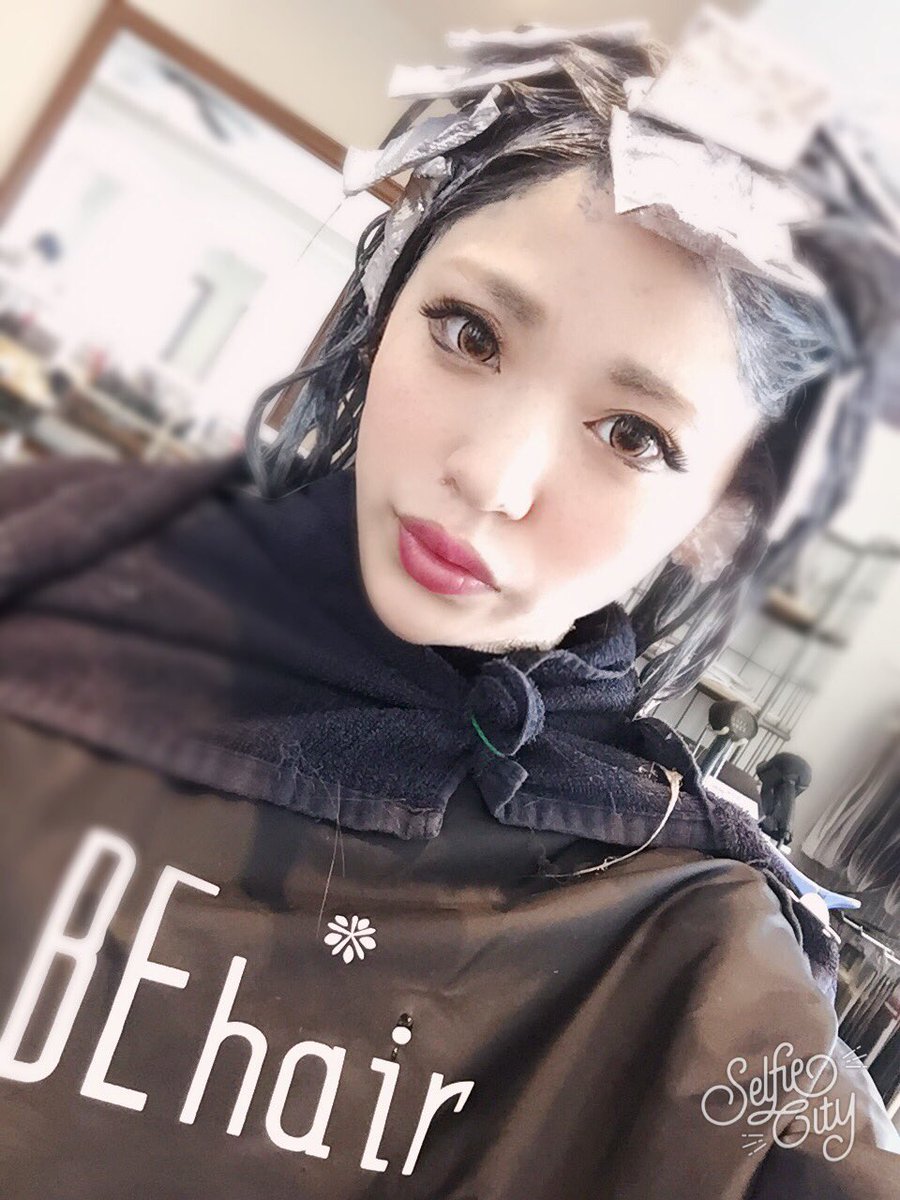 djchiaki_jpn's tweet photo. 夏まえに明るくして夏まえに飽きたw
てことで暗く外人風のメッシュに❤️
楽しみ〜どんな感じになるんやろ😚💋
#三重県津市 #Behair #外人風 https://t.co/PprRbtAcag