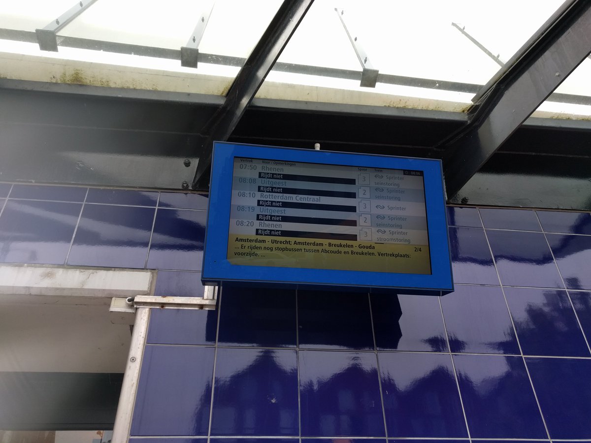 GetYeller's tweet photo. Iemand een #TaxiDelen vanaf #Abcoude station?
#vertraging #seinstoring @nsvertragingnl @nsreiziger @NS_online https://t.co/fytbnCv08u