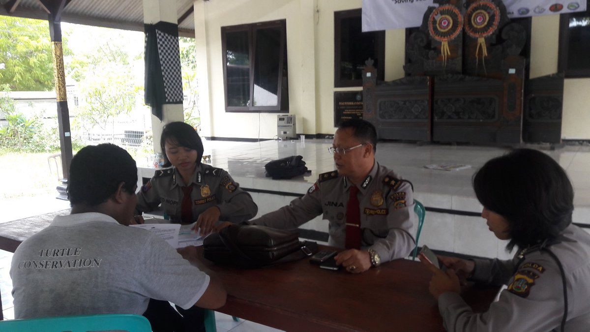 tcecserangan's tweet photo. Kunjungan dari Tourism Police @PoldaBali memberi pengarahan tentang keamanan di kawasan wisata https://t.co/Qe8N0WlT4v