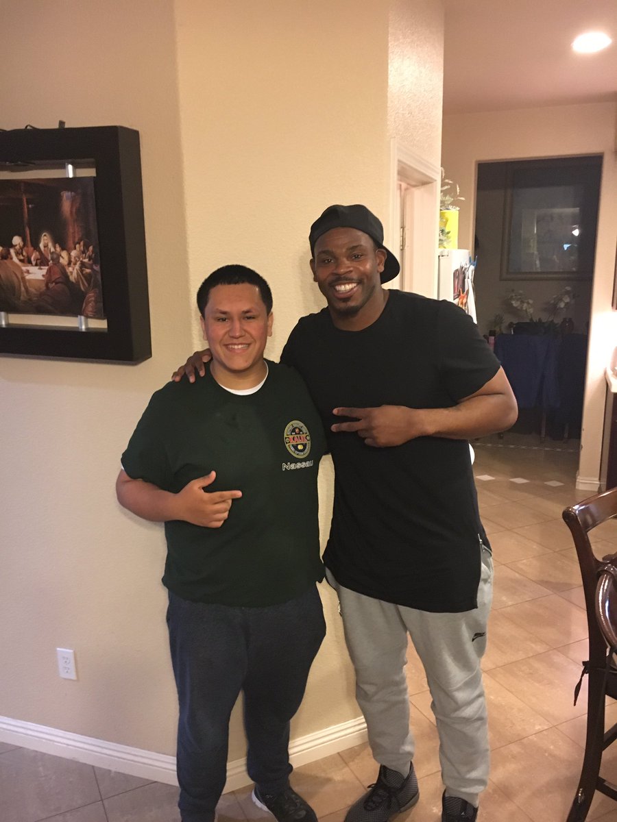 CHRIZZZ707's tweet image. Just met Desmond Bishop, humble guy. Much respect 👌🏼 #packerforlife