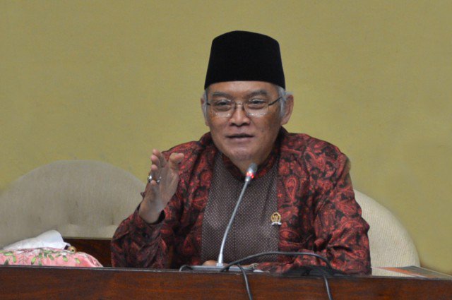 Legislator Minta KPU Evaluasi Survey Pemilih dpr.go.id/berita/detail/… @KangS1R <a href="/KPU_RI/">KPU - RI</a> <a href="/rumahpemilu/">rumahpemilu.org</a> <a href="/perludem/">Perludem</a>