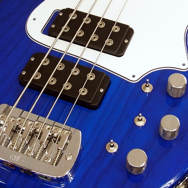 話題沸騰中の当店オリジナルのG&L L-2000ピックガードに新作の赤べっ甲