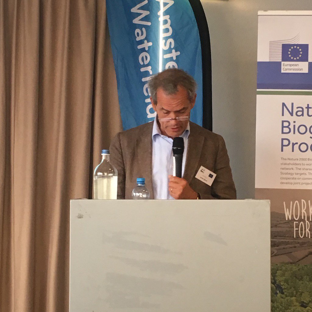 InfoArcoslife's tweet photo. @LIFE_Programme Ed Cousin from #waternet NL introducing the 1st session at #SandDuneRestoration meeting https://t.co/Uq3lvkublR