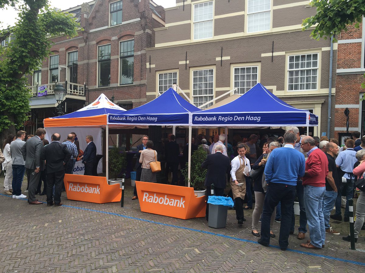 Druk bezochte @RaboRegioDH Haringparty voor ondernemers in Voorschoten@OVVtweets bij <a href="/Rest_FlorisV/">Floris V Voorschoten</a> <a href="/GemeenteVSN/">Gemeente Voorschoten</a>