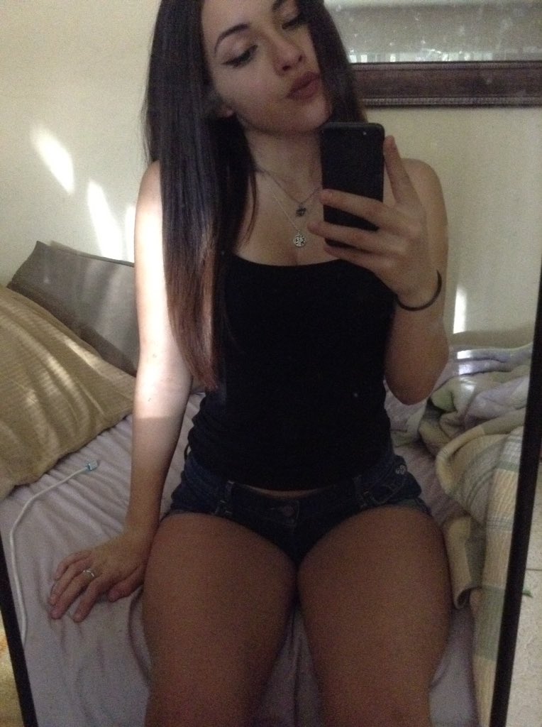 BaddiesForYou's tweet photo. @domsavv 😍😍 https://t.co/RYEVkewg6l