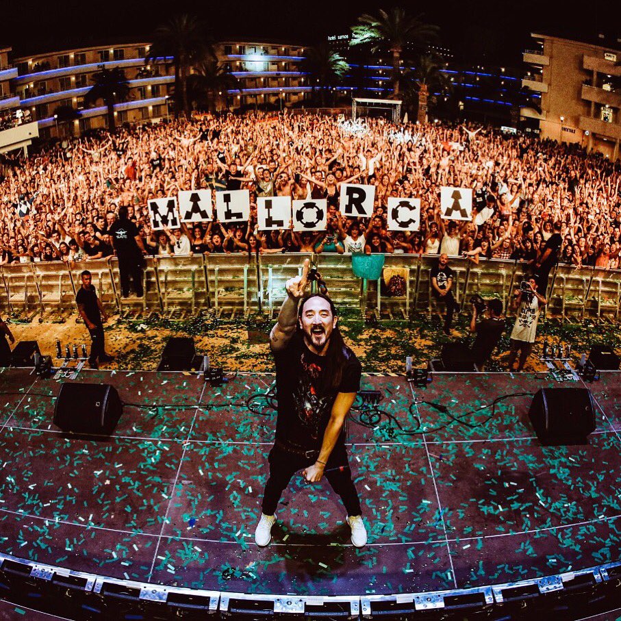 Fast Spanish Tour Ever! 3 shows in 8 hours. First stop Mallorca! 🐼🐨🐻 https://t.co/RUMrVbWD1G