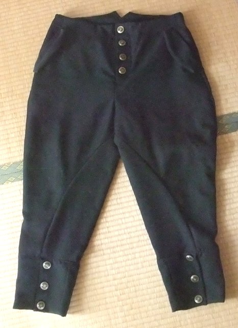 Kogo うみてん4 24 25 原宿デザフェスギャラリー Sur Twitter フォーマルな乗馬ズボンも作った ボタンもスチームパンク仕様 サーブル 剣 がクロスして格好いいのだが ボタンを閉めると横向きになっちゃって裁ちハサミみたいになる スチームパンク