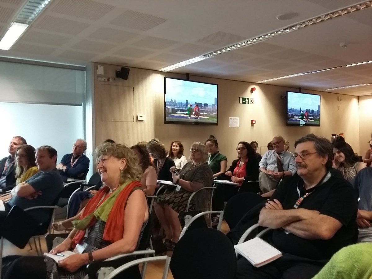Aurea_MM's tweet photo. Great session by David Taylor, depressing clear data on poverty in North England
#INRICH members debate what to do https://t.co/gdwAzLdD9B