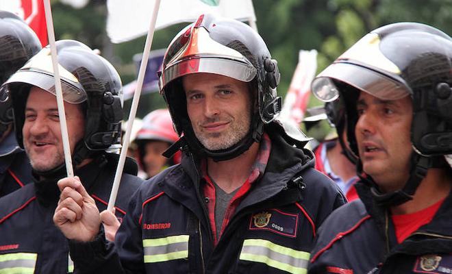 leonoticias_'s tweet photo. Bomberos  lamentan que León tenga 500 efectivos de la UME y «esté desprotegida»
https://t.co/0nmHTfXGok https://t.co/M6in51P6bl