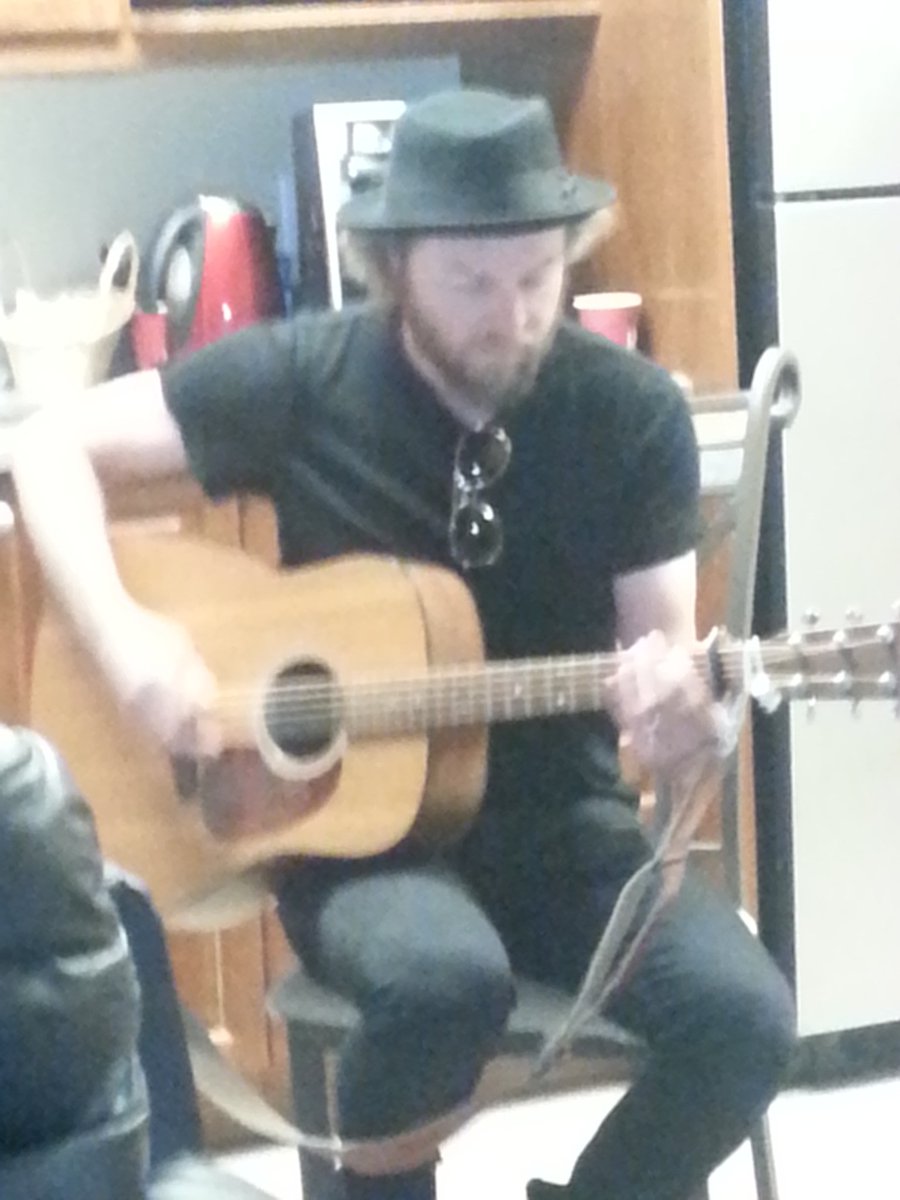 RobSnoekLIVE's tweet photo. Great live show in @KX96 lunchroom just now by @Lovingmaryband https://t.co/iVpzPlTwgK