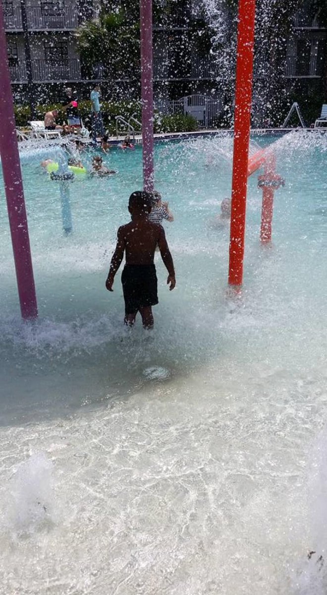 mrs_ladygee's tweet photo. My friend Daphane, is a finalist in Avanti Resort's Photo Contest- help them rally votes: https://t.co/1Q6H5aohG4 https://t.co/Ugln4am0ER