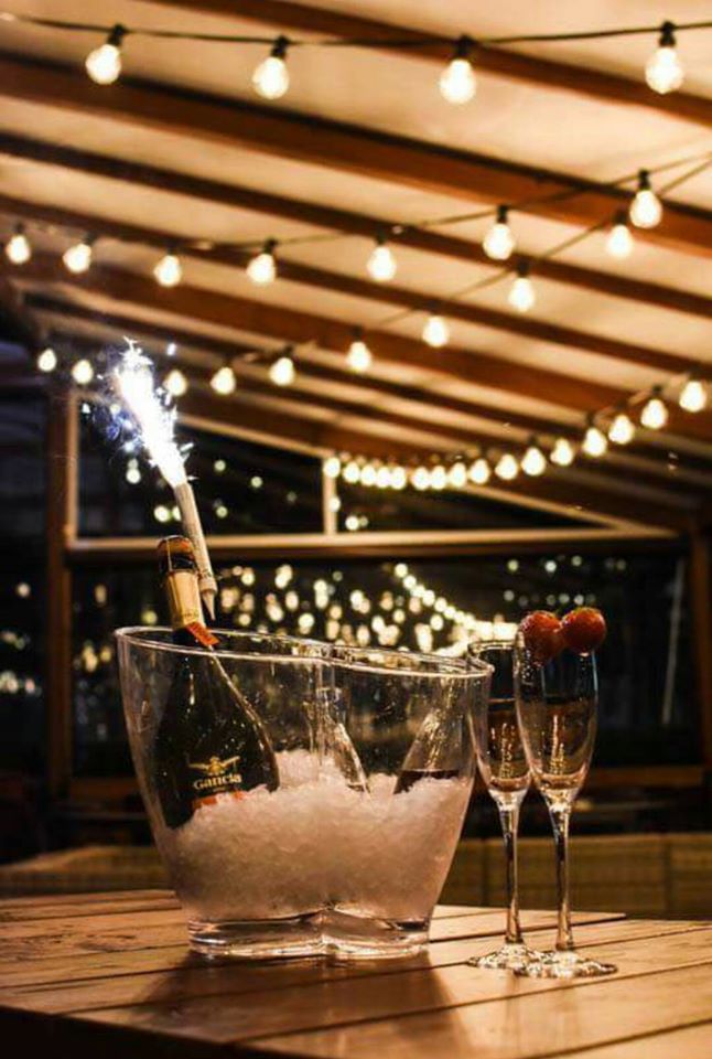 SlugPortsmouth's tweet photo. Who wants to start their #weekend with a #fizzbuzz Gancia Prosecco £12 per bottle  £16 as part of #fizzbowl til 10pm https://t.co/5fuihIxVqQ