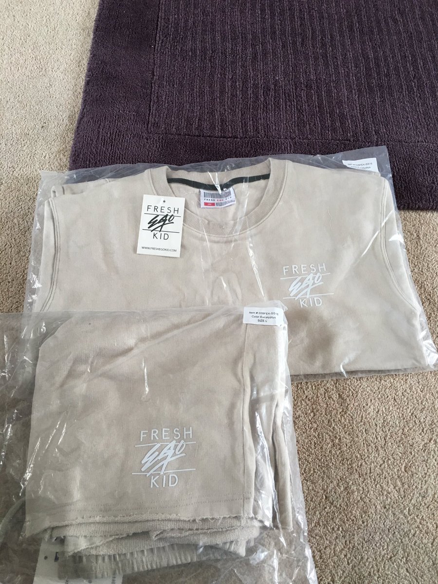 APH_Inspired's tweet image. @FRESHEGOKIDLTD @MarvinNMorgan... @VersatileMe_ had my size on lock my postman's a BOSS 😎 #FEKLOVE #FEKSummer