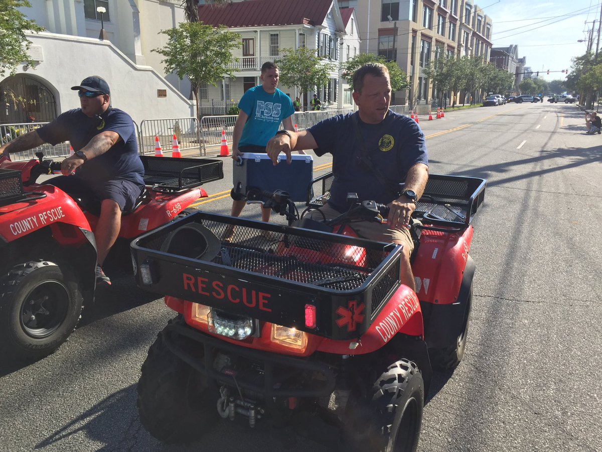 Thomas Wallace with <a href="/chasrescue/">Charleston Co Rescue</a> drops off water to <a href="/RedCrossSC/">American Red Cross of South Carolina</a> on Calhoun St. <a href="/ABCNews4/">ABC News 4</a> #chsnews #scnews