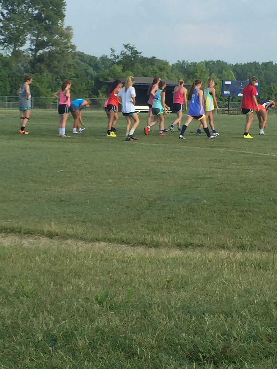 LadyPatsSoccer_'s tweet photo. Is your team at a 7:30am practice on a Friday morning? #ALLIN #committed #whenisbreakfast https://t.co/73lrcw7RhQ