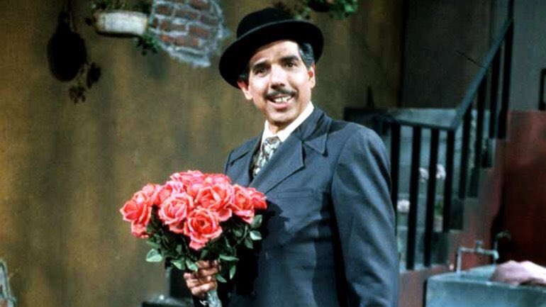 LuchoBugallo's tweet photo. La vecindad otra vez de luto. Ahora es el turno del profesor Girafales. Hasta la vista, compañero de mi infancia! https://t.co/SwPhyE8Gfs