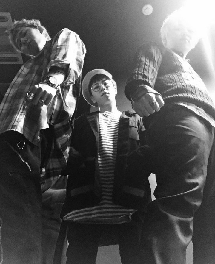 bontheblock's tweet photo. [U-KWON (Instagram)] let's go #ItsTheStart https://t.co/vovzMFomqi https://t.co/T51tD3wmyB