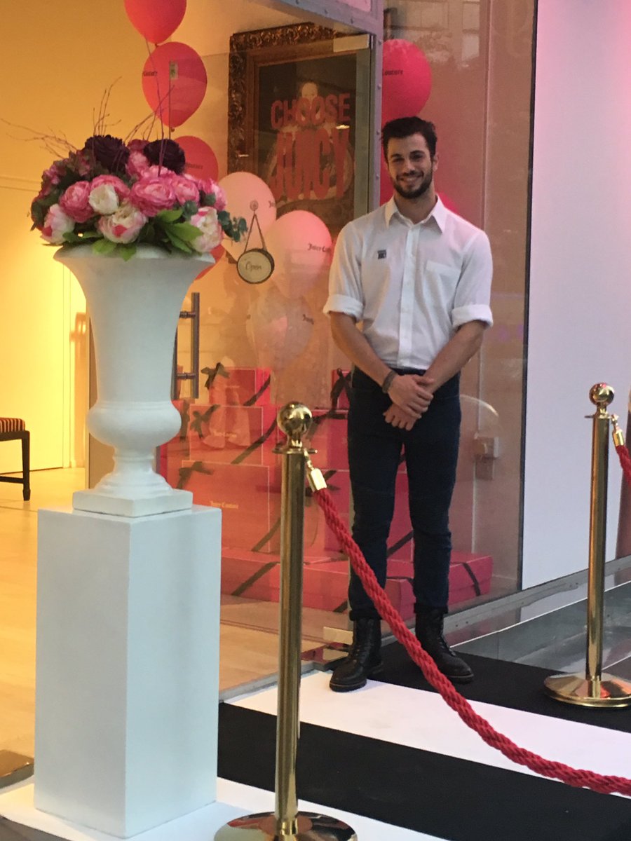 cyprusbiz's tweet photo. Λέμε #HelloJuicySummer από το νέο κατάστημα της Juicy Couture #diagorou8 #cyprus https://t.co/gjdJAEYwRG