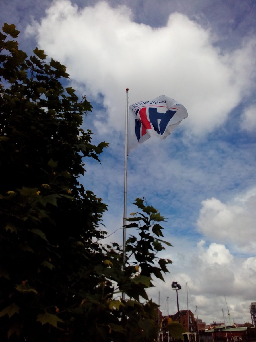propellerists's tweet photo. Is it a sign of distress when flown upside down? @RYA #flagfails @LiverpoolMarina https://t.co/SX4JbaXPTp
