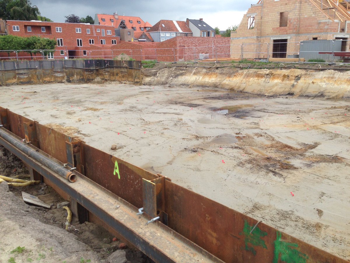 Deze grote put in Varsenare ligt klaar voor de volgende fase van de werken <a href="/Durabrik/">Durabrik</a>
