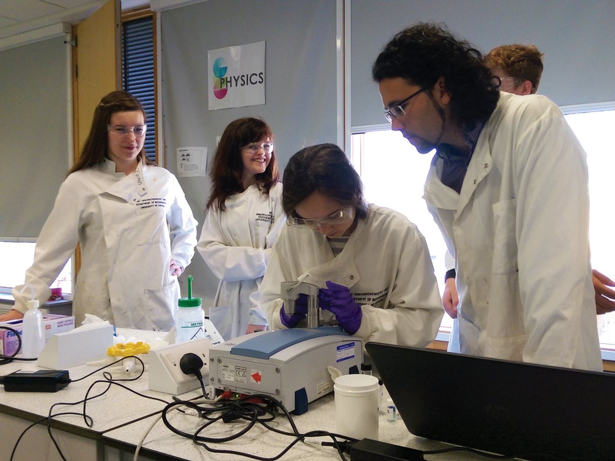 RoySocChem's tweet photo. ICYMI: Find out about Spectroscopy in a Suitcase and book a workshop for your #Time4Chem https://t.co/j2dqM2PVX5 https://t.co/Qc2Nwdz7OB