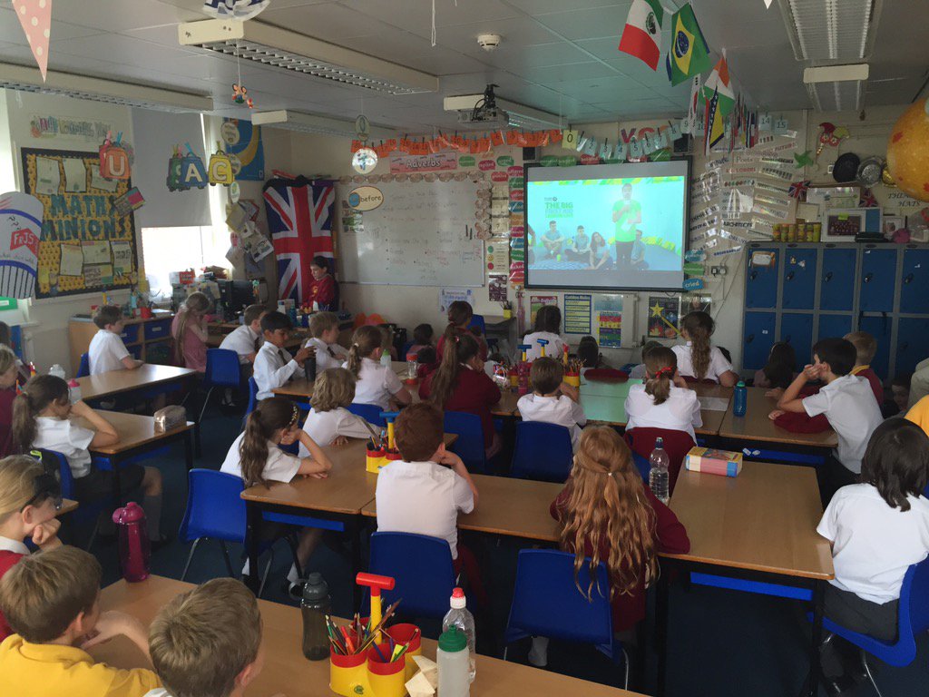 FRJS54's tweet image. Already learning lots of important lessons thanks @stjohnambulance #bigfirstaidlesson @FrjsJun