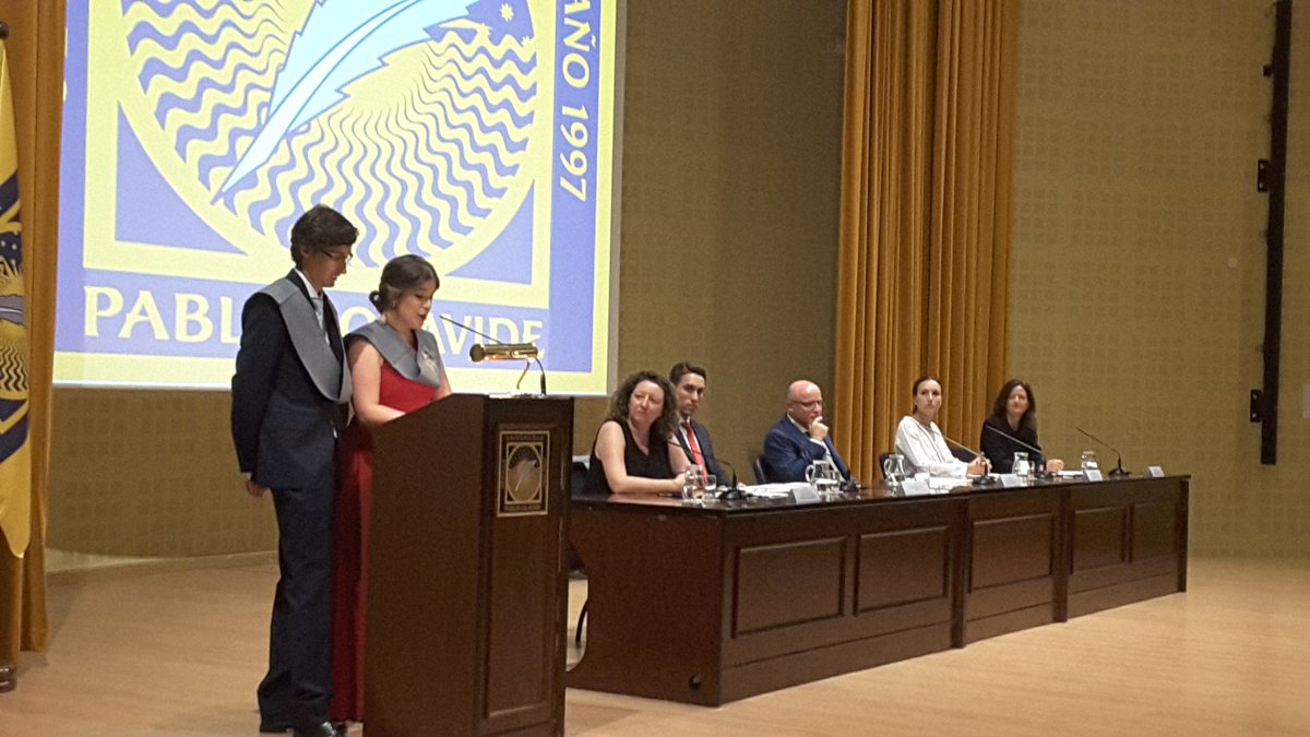 pablodeolavide's tweet photo. Guapísimos nuestros 49 egresados de la 4ª promoción del grado en Nutrición Humana y Dietética. ¡Felicidades!!! #NHD https://t.co/0CNfIXQz4B