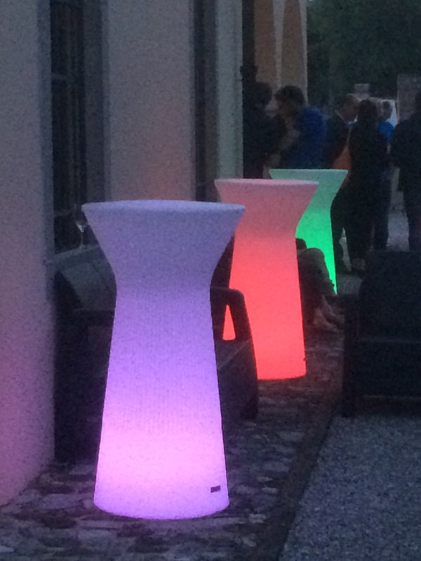 aeasolutions's tweet photo. Illuminiamici
#aeasolutions #udine #trieste #fvg #lights #events #hotels #LEDs #arredi #outdoor #terrace #garden https://t.co/MnU50YhSeB