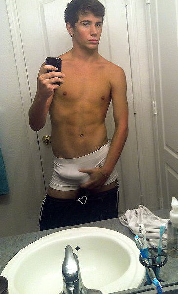 ClJDmlqVEAAkTF_.jpg:large