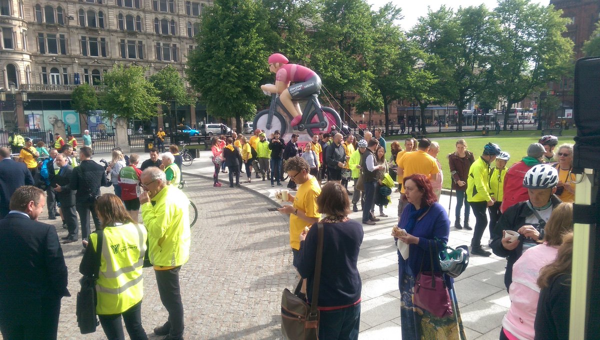 nigreenways's tweet photo. Bicycles and breakfast at Belfast City Hall :) #ROB4 @TricycleTrading @Belfastbikes @belfastcc @McConveyCycles https://t.co/RcQIXIIca1