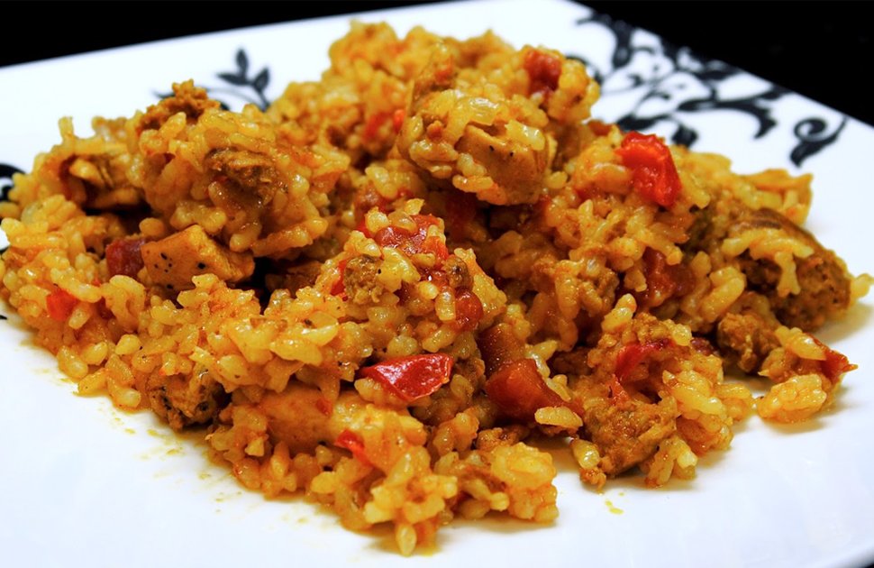 BadiaJamones's tweet photo. El arroz está bueno con todo. Con POLLO y SALCHICHÓN de Badia estará entonces de escándalo.
https://t.co/tM71GCkl8X https://t.co/f9GqMMMRVD