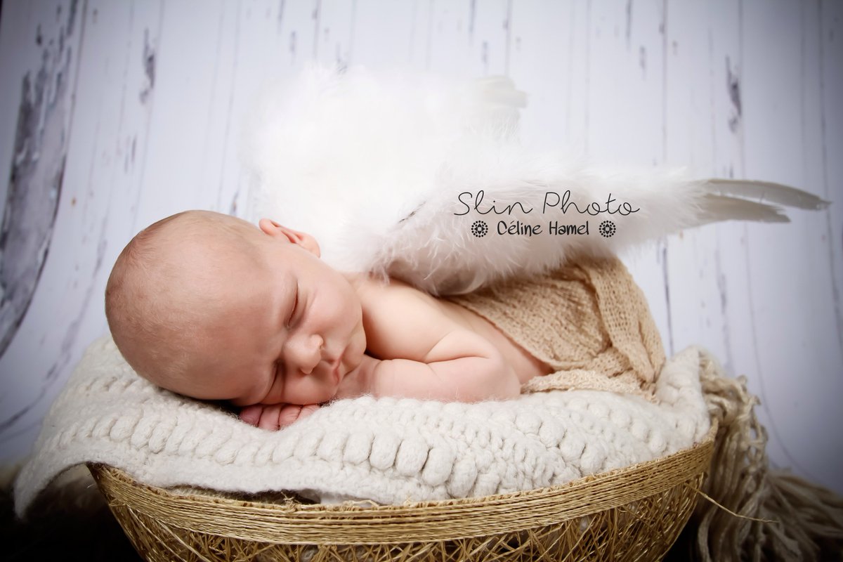 SlinPhoto's tweet photo. Louis-Angelo #ailedange #angelo #newborn  #newbornphotography #bébé #photographe #slinphoto #vittel https://t.co/a83sSi9NHS