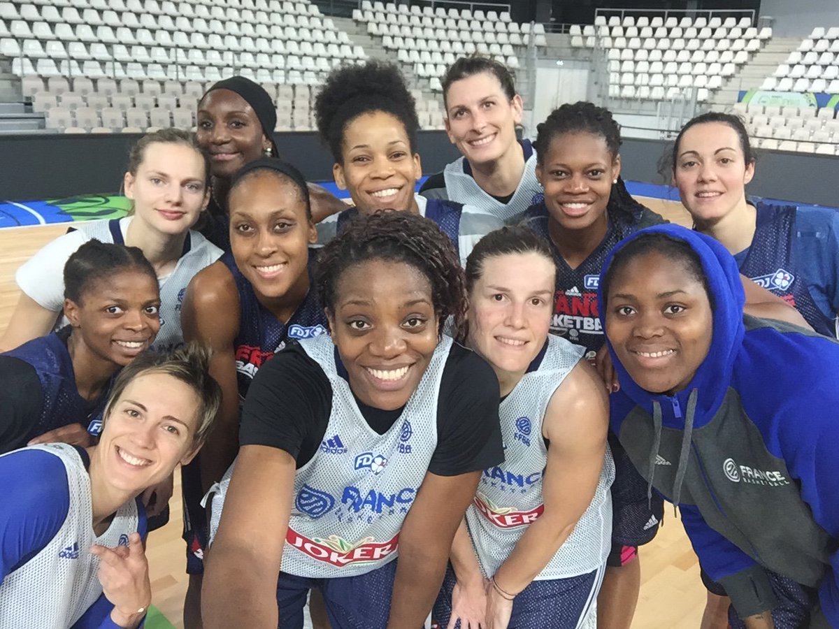 FRABasketball's tweet image. #RT pour soutenir les Bleues dans leur #MissionRio
#FRAARG ce soir à 20h30. Une victoire et la #FRA ira à Rio !