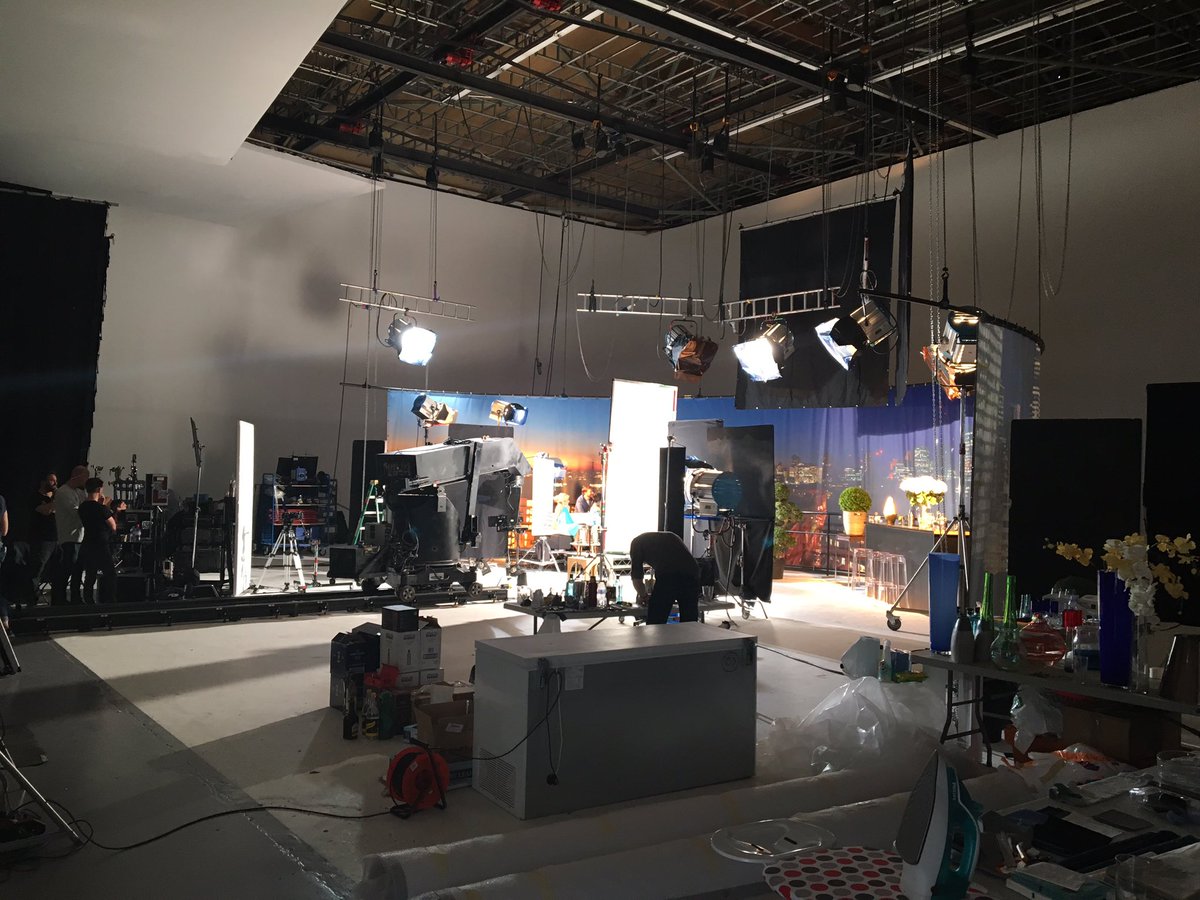 mrstudiosltd's tweet photo. @lumalondon and @BombaySapphire in Studio A https://t.co/cC9KEseoou https://t.co/OB8jnEQwzr