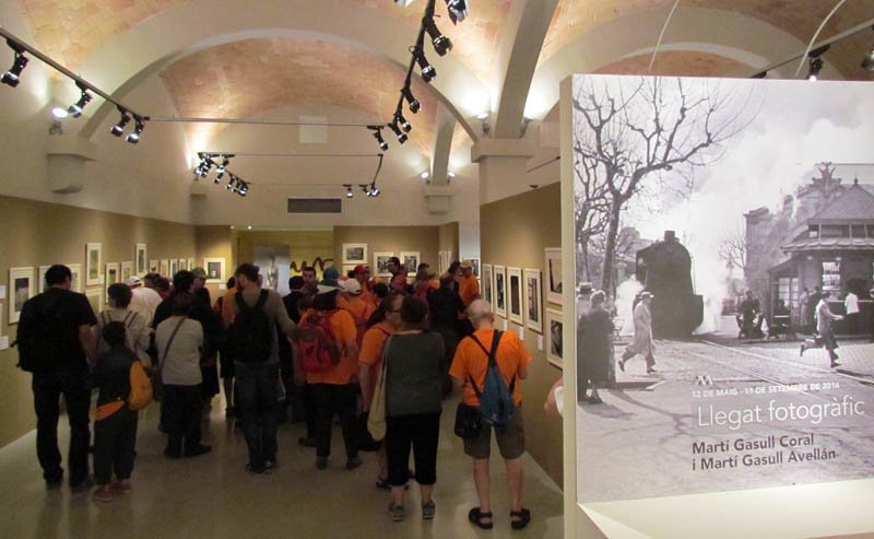 MuseuMontserrat's tweet photo. Ahir vam rebre el Taller #SantJordi fundat per Martí #Gasull Coral, visita comentada expo de Martí Gasull Avellán https://t.co/Qq9063rPlG