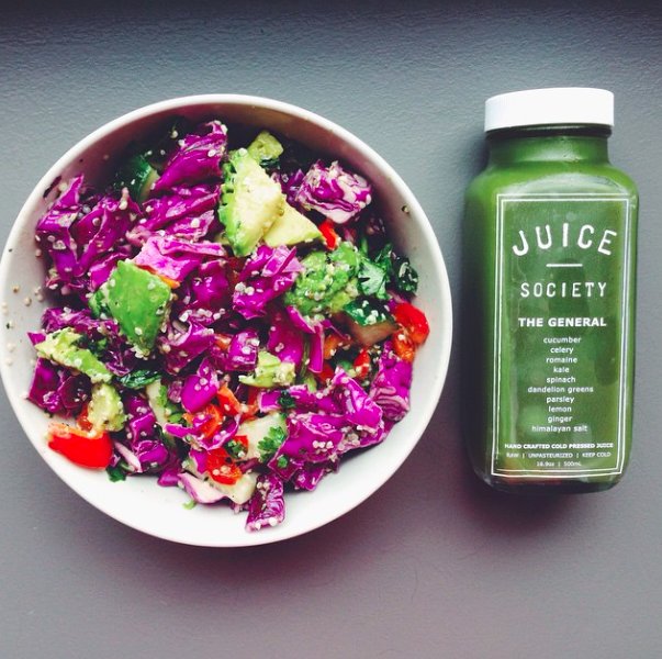 cands_xo's tweet photo. Cleansing cabbage and hemp salad that only takes 10 minutes to toss up https://t.co/23ZrLWTiyp https://t.co/tepUghWDni