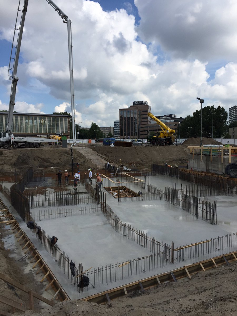 arrianBeen's tweet photo. Het eerste deel van de vloer wordt gestort (toren gedeelte)
#amsteltower @teamAmstelTower https://t.co/hNWxV9XA19