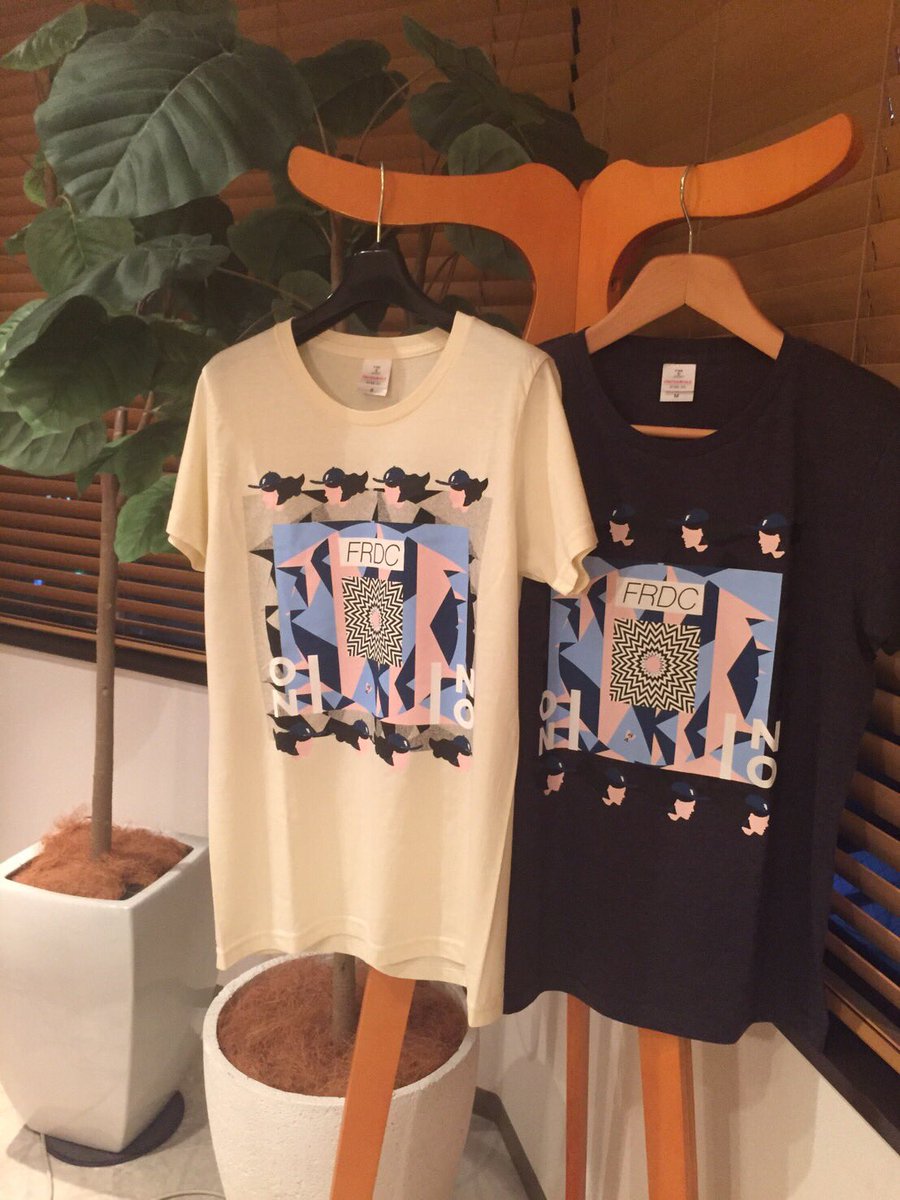 フレデリックofficial ちょこっとフレデリックグッズ紹介 Only Wonder Land Tシャツ 80年代のnew Wave Bandのtシャツをイメージしたデザイン オンリーワンダーの女の子たちもいます Size S M L 2500