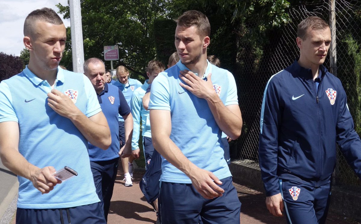 HNS_CFF's tweet photo. #Vatreni took a walk this morning through Saint-Etienne. Good luck against the #Czech Republic!
#Cro  #BeProud https://t.co/yhpMxd8R56