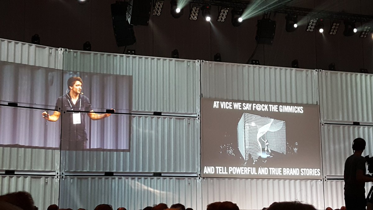ChickenWingGraz's tweet photo. Wow, what a fuckin legendary Session with @ageofaudience from @VICE #thinkahead16 https://t.co/YeEPdZOShn